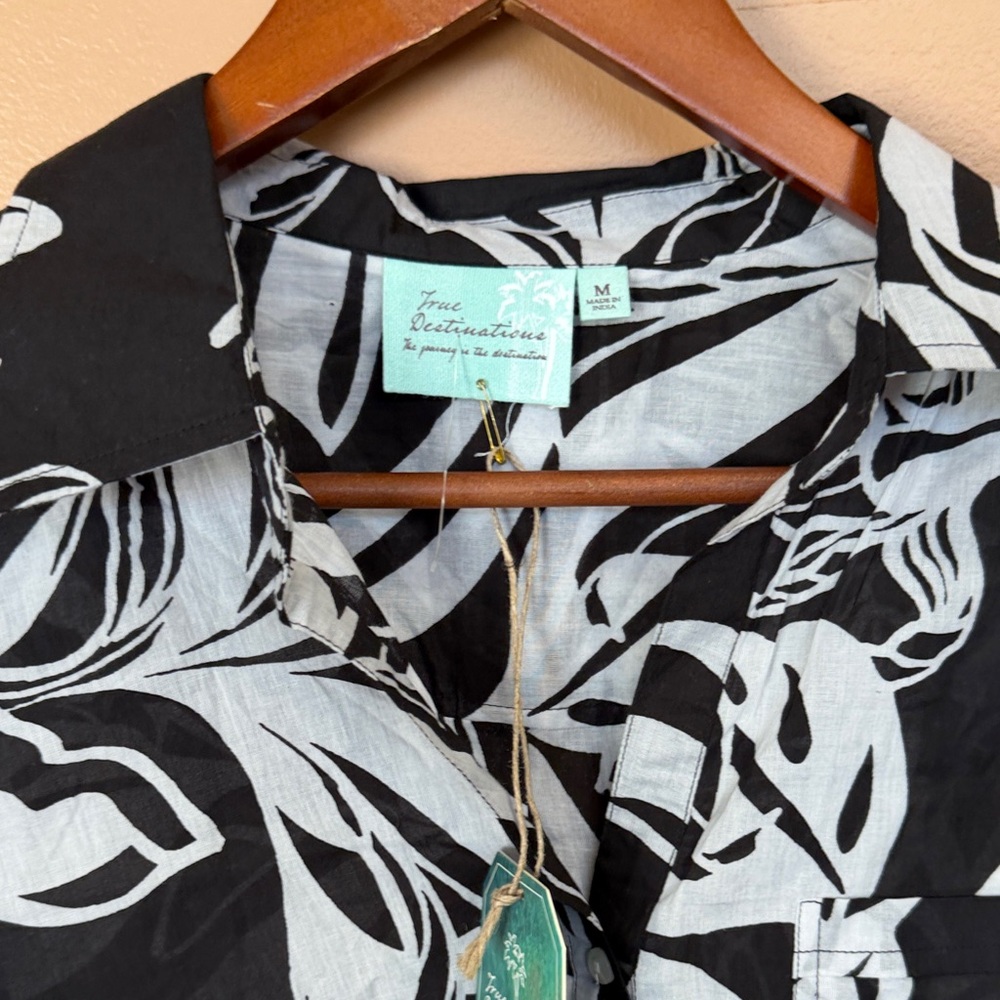 True Destinations Black & White Leaf‎ Print Blouse